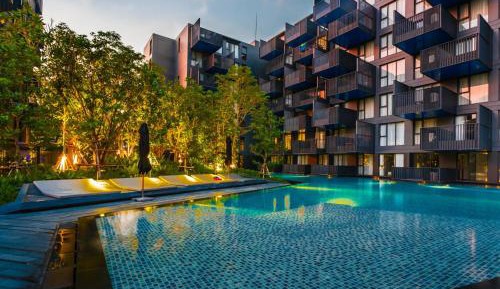 Two-Bedroom Apartment with Pool View