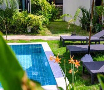 Bungalow with Patio