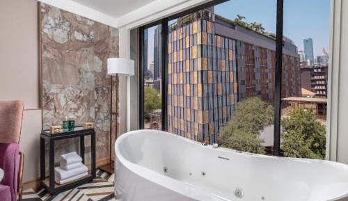 Executive Jacuzzi with Club Benefit