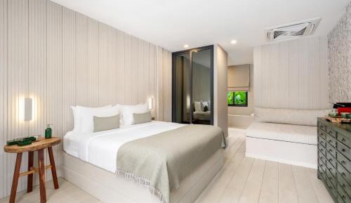 Suite with Pool View