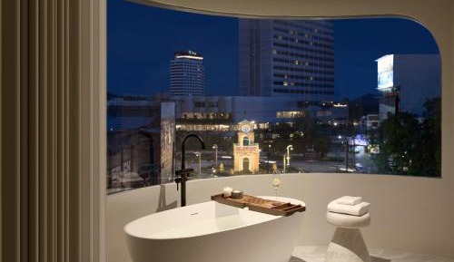 Clock tower view with Bathtub