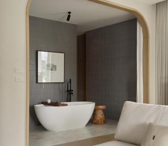 Family Room with Bathtub