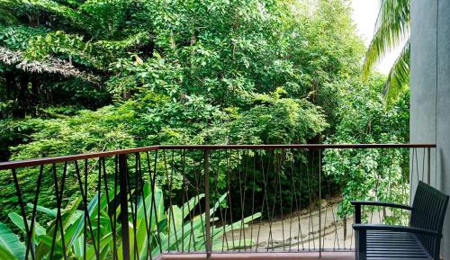 Deluxe Room, 1 King, Garden View (Newly Renovated)