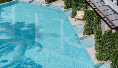 Deluxe Pool Access