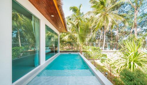 Grand Deluxe Beach Front pool Villa  