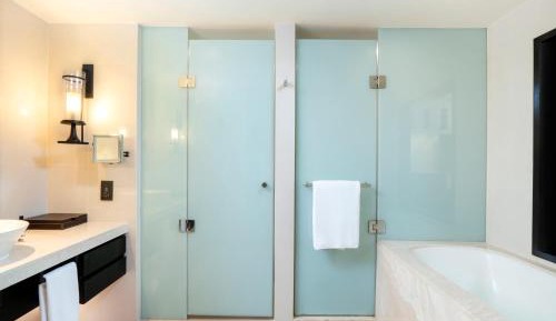 Twin Room - Club Access