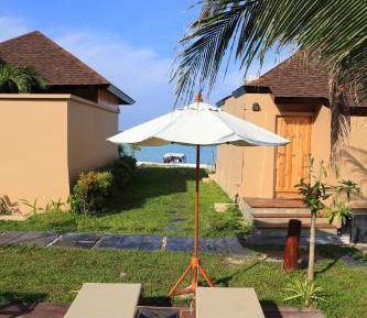 Honeymoon Bungalow with Sea View