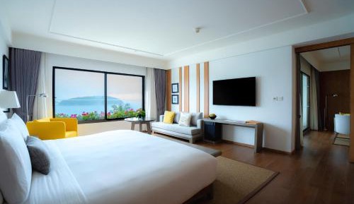 Royal Ocean View Suite