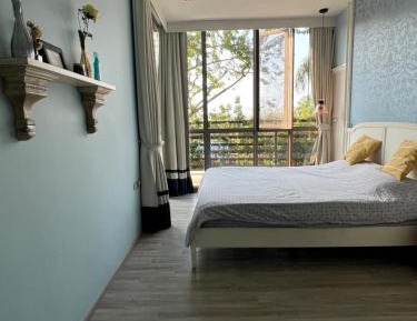 Two-Bedroom Apartment with Balcony and Sea View