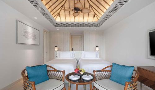 Premium Ocean Pool Suite Twin