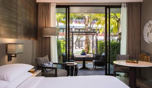 Garden Cabana Pool Access, Guest room, 1 King, Garden view
