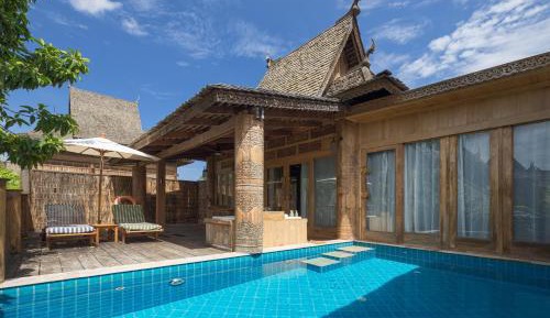 Deluxe Pool Villa Plus Round Trip Phuket Airport Transfer
