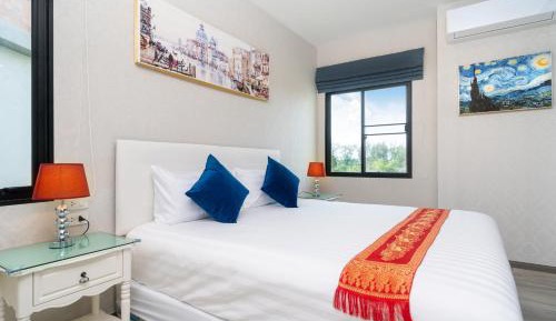 Apartment with Balcony
