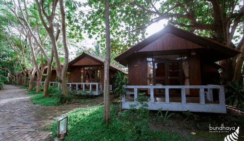 Deluxe Bungalow with Garden View