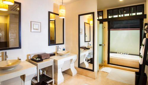 Deluxe Queen Room with Two Queen Beds