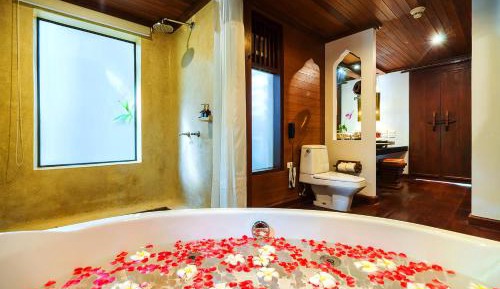Grand Suite with Pool View