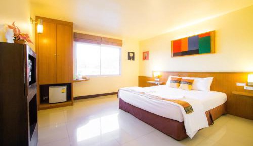 Family Room - Roundtrip airport Transfer