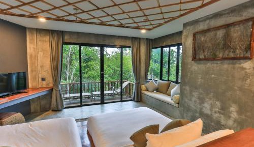 Deluxe Triple Room with Sea View