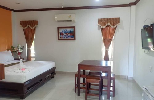 Rong Khe Hotel | Capital O 75415 Nanthachart Riverview Resort
