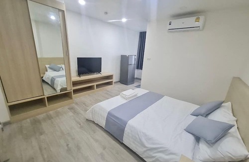 Bang Khun Phrom Hotel | El Huq