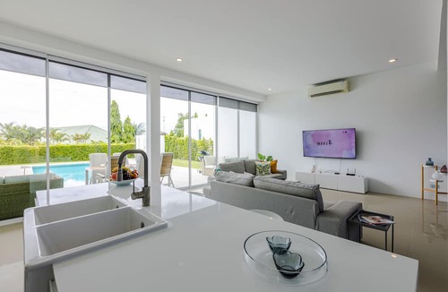 Khao Tao Villa | Modern 4 Bedroom Pool Villa PMK-A6