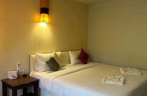 Thong Sala Hotel | Baan Busaba Hotel