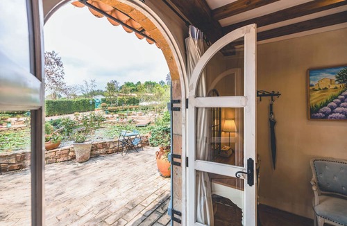 Wang Mi Hotel | Moon River Village