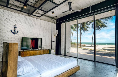 Thap Sakae Hotel | The Bloc At Sea