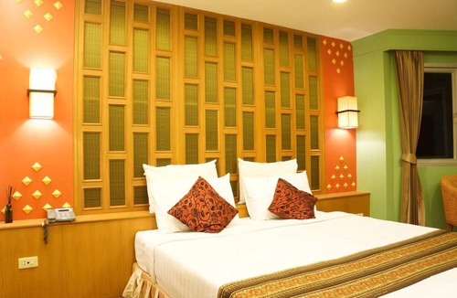 Ratchaprasong Hotel | Golden House BTS Chidlom Bangkok
