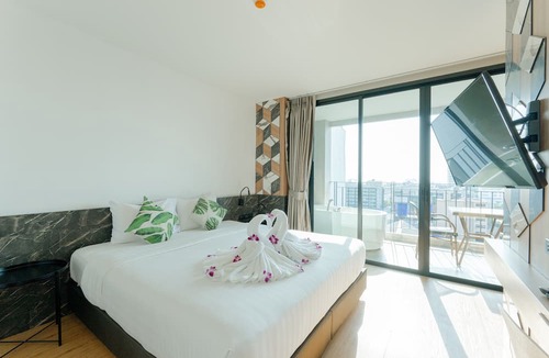 Nanai Road Hotel | Sky Wave Patong