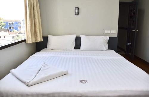 Chana Songkhram Hostel | Mad Monkey Bangkok Hostel - Adults Only