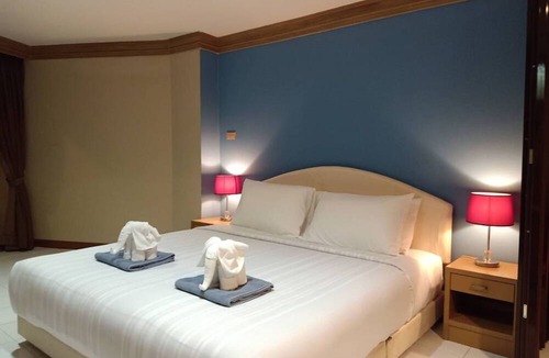 Nanai Road Apartment | Patong Beach Resort Olympic Size Pool Gym Spa
