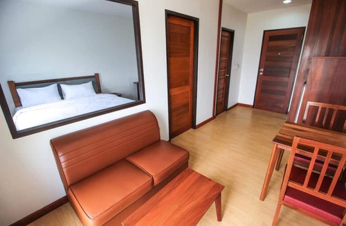Na Muang Hotel | Tai-Shan Suites