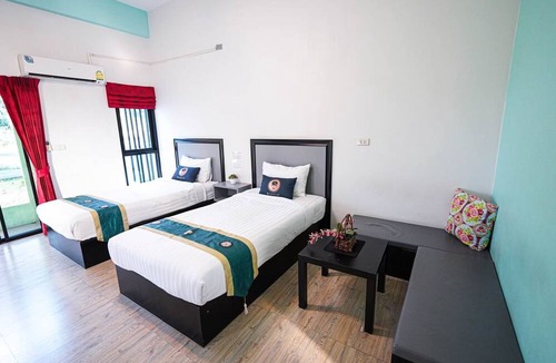 Phanat Nikhom Hotel | RoomQuest Chonburi Phanat Nikhom