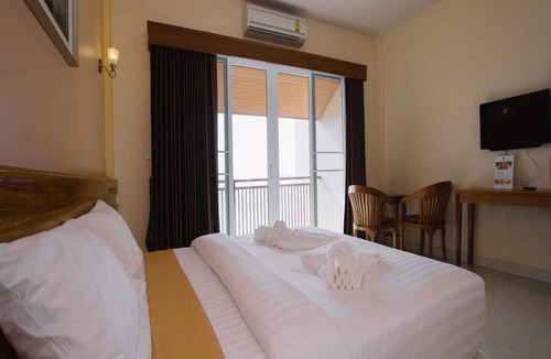 Pak Nam Hotel | Royal Hill Satun Hotel