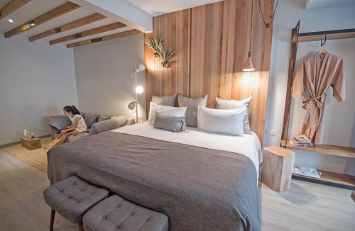 Downtown Krabi Hotel | Family Tree Hotel