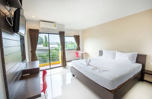 Nong Pla Lai Hotel | Paradise Resort