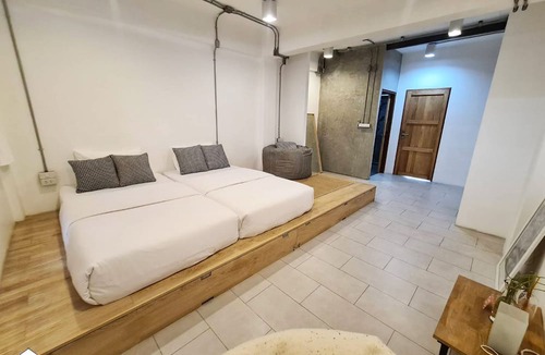 Khlong San Hostel | The Companion - Hostel