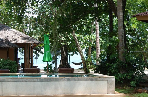 Ban Thalane Hotel | Melina's Beach Front Bungalow
