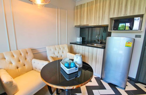 Na Chom Thian Hotel | Venetian Resort Pattaya - Quiet Oasis - Huge Waterpark, Gym, Sauna & Kids Playground