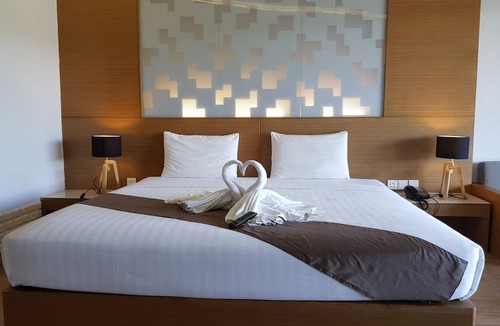 Danok Hotel | The Vista Hotel
