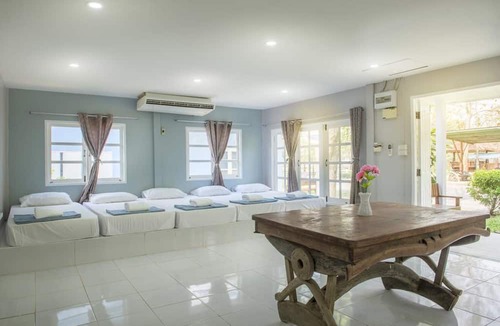 Mittaphap Hotel | Ivy Cottage by Qiu Hotel