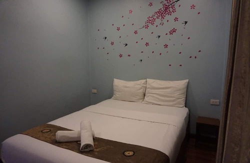 Chum Phae Hotel | Queens Hotel
