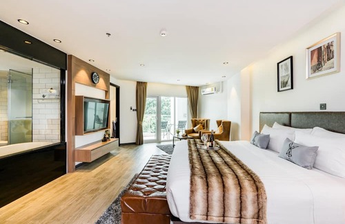 Nong Prue Hotel | SureStay Plus by Best Western T Pattaya