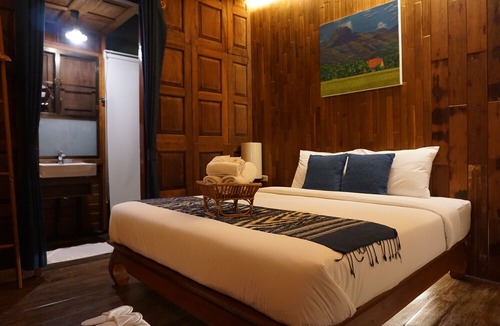 Nai Wiang Hotel | Gingerbread House B&B