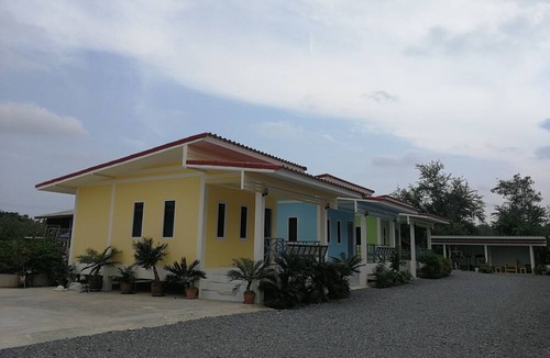 Kui Buri Hotel | Baan Khun Resort