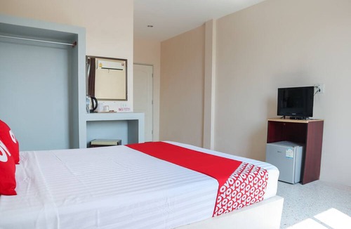 Ranong Hotel | OYO 674 Greenery Home