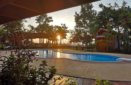Laem Phak Bia Hotel | Veepana Resort