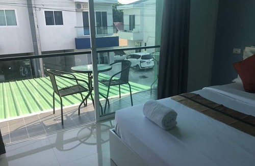 Bang Tao House | Khao Oat Airport