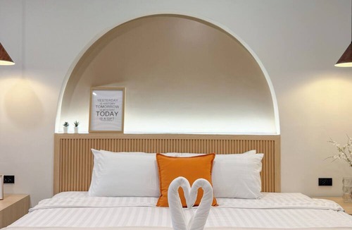 Bang Tao Hotel | Abundant Eco Hostel